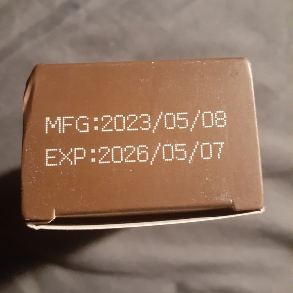 Eyebrow Powder Kit with Brushes & Stencils - Picture 3 of 5